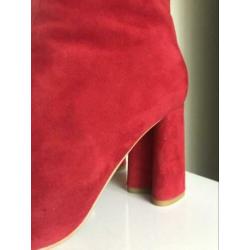 Rode suede haklaars | &Other Stories | mt 39