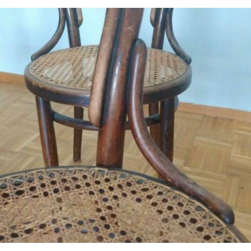 Vintage thonet-stijl stoelen
