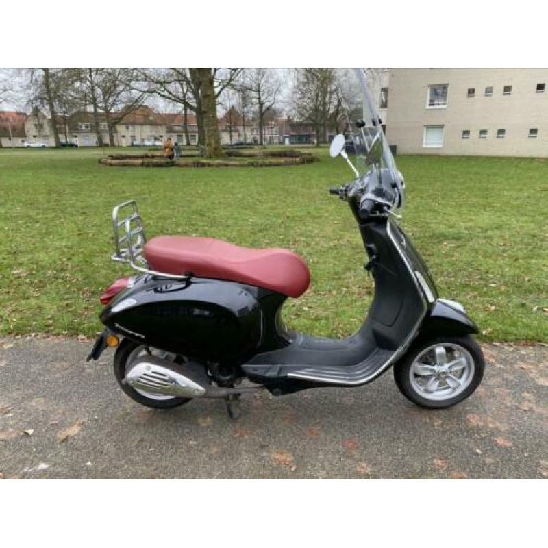 Vespa Primavera Black Snor 2e eigenaar