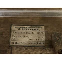 Apothekers set parfum paris Parijs