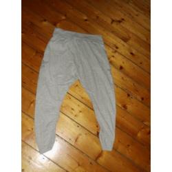 mooie Tumble 'n Dry (harem) broek maat 134