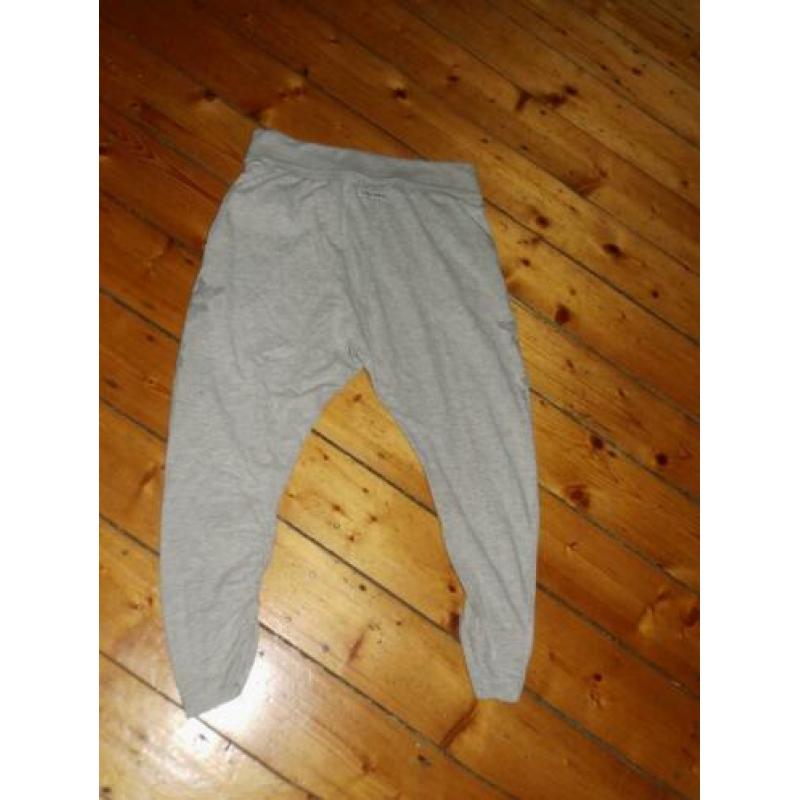 mooie Tumble 'n Dry (harem) broek maat 134