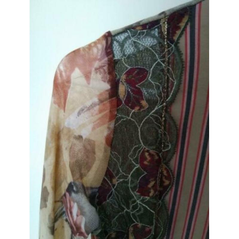 Save the Queen blouse met kant