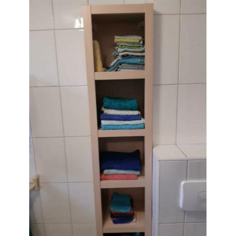 Hoge badkamerkast