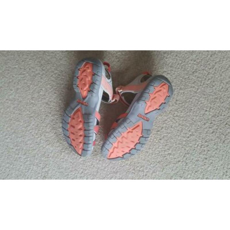 TEVA sandalen maat 39