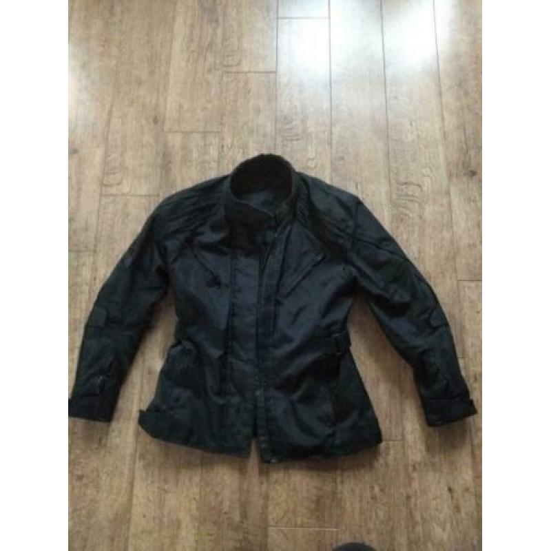 Dames scooterjack nylon, in zeer goede staat.