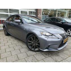 Lexus IS 300h F Sport Line Navi/Xenon/Trekhaak (bj 2015)