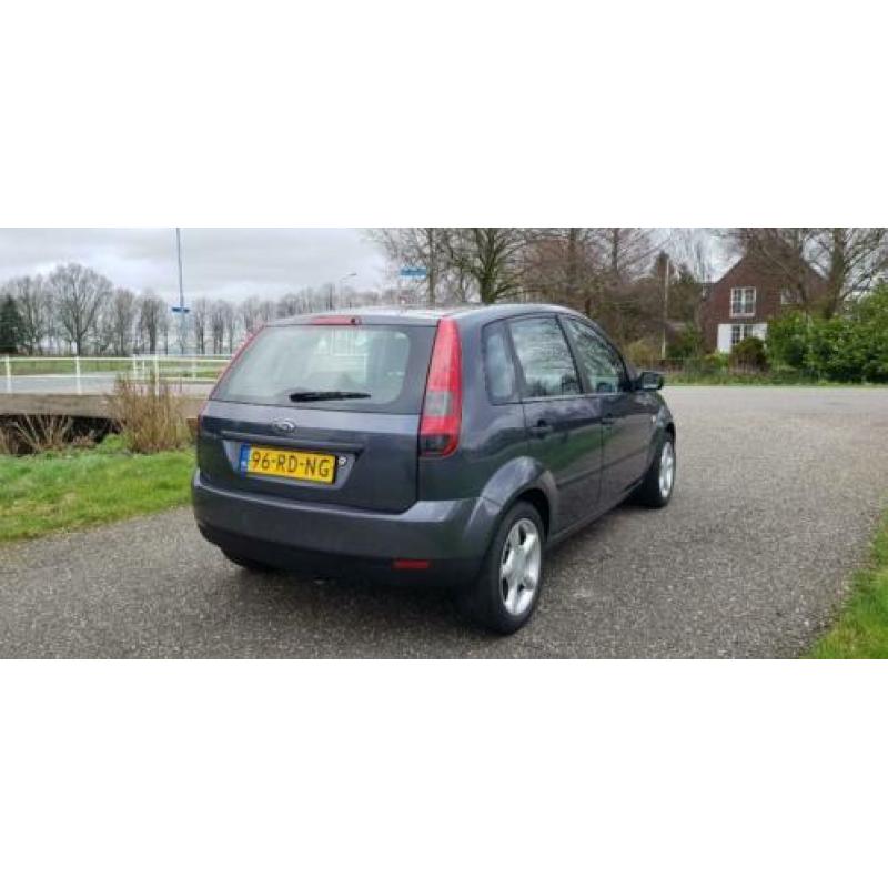 Ford Fiesta 1.4 Ghia 5DR 2005 NAP Nieuwe keuring Netjes&Fris