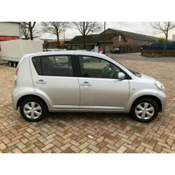 Daihatsu Sirion 2 1.0-12V Premium airco 2008 deurs