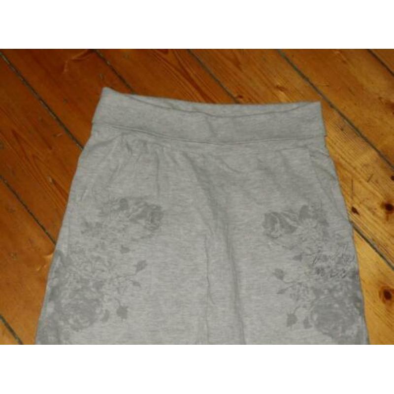 mooie Tumble 'n Dry (harem) broek maat 134