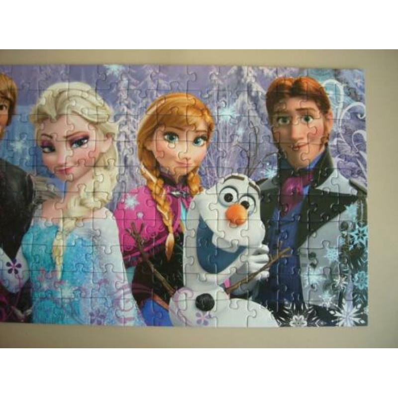 Frozen Arendelle in het eeuwige ijs panorama puzzel Disney