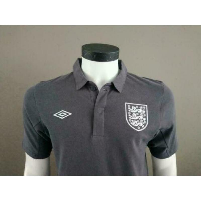Umbro voetbal polo. Grijs. "England National Team" Maat M.