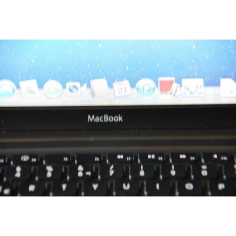 Vintage Apple MacBook 13 Inch Zwart Mac OS X Lion 2006
