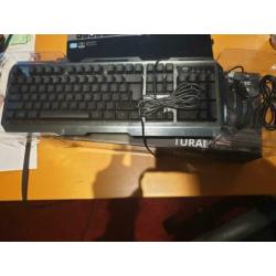 Trust GXT 845 gaming toetsenbord en muis combinatie nieuw