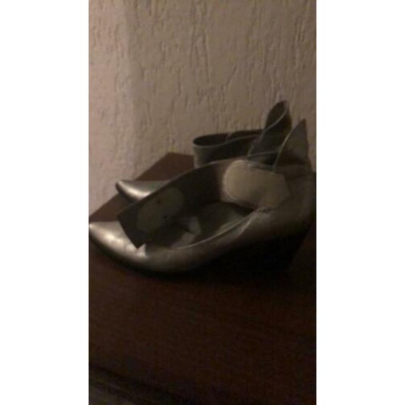 Mooie schoen zilver leer merk
