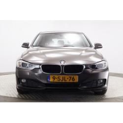 BMW 3 Serie Touring 320d 164 Pk Executive Navi Parksens Clim