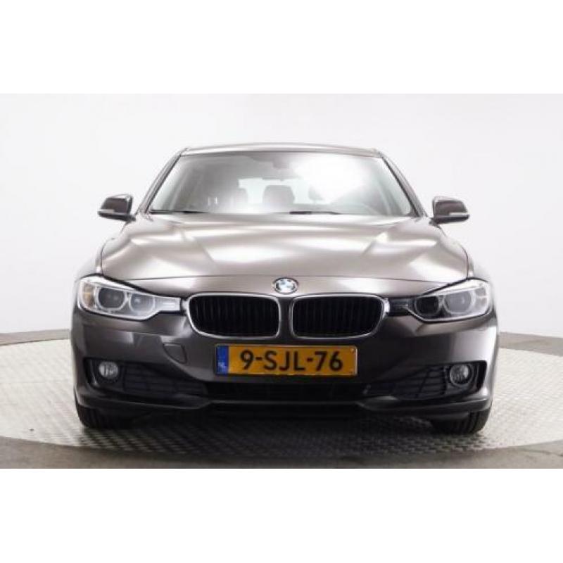 BMW 3 Serie Touring 320d 164 Pk Executive Navi Parksens Clim