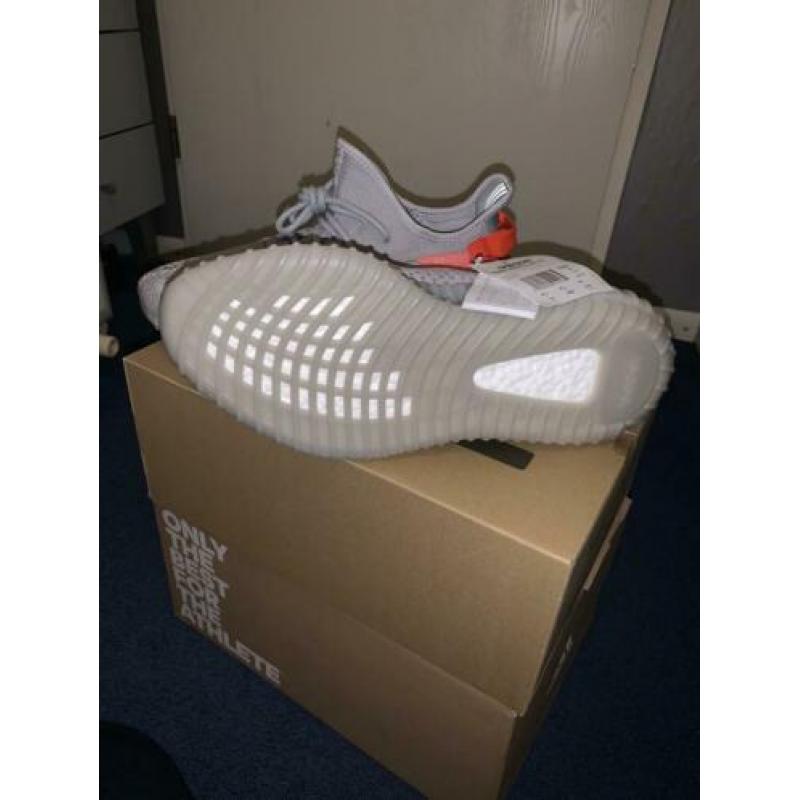 Yeezy boost 350 V2 Tail light maat 44