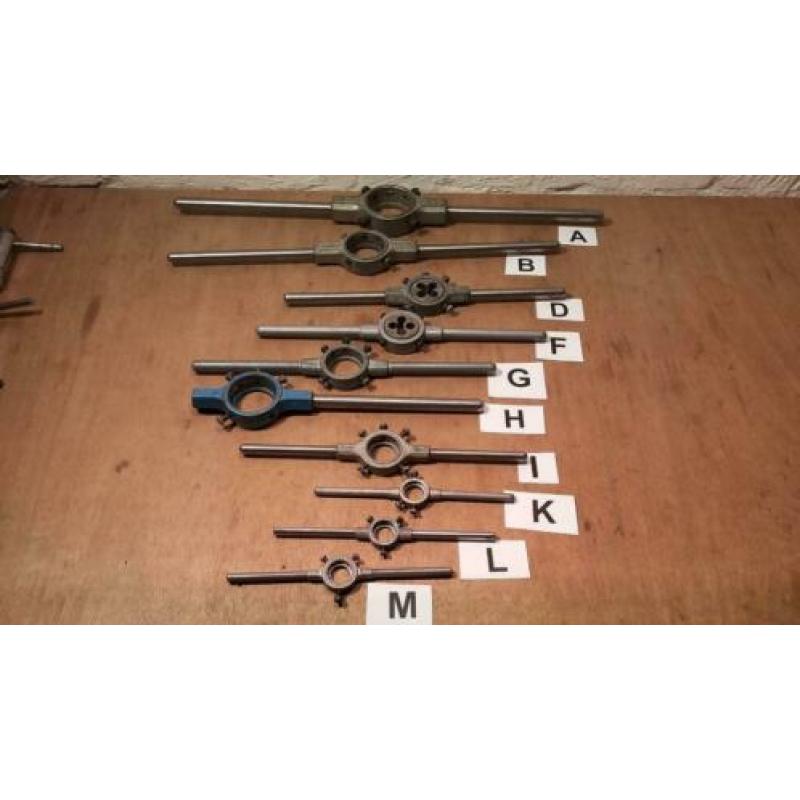 Snij-ijzerhouders 20 t/m 55mm + wat snijplaten