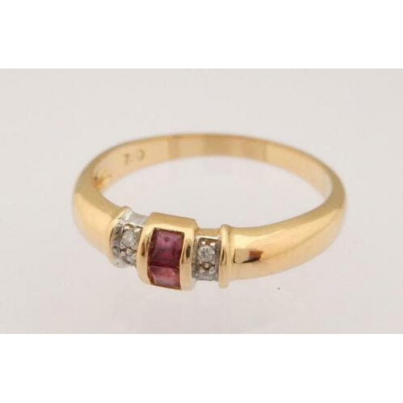 18 karaat Gouden Ring 2 Robijnen en 4 Diamanten M 17.75
