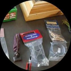Verschillende poppenhuis spullen