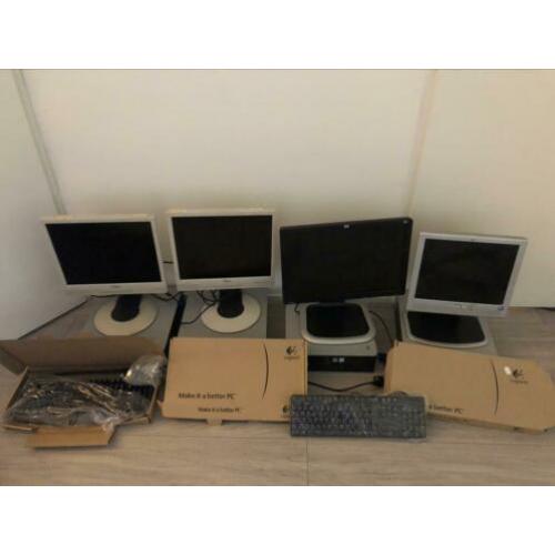 4x Pc’s inclusief schermen en nieuw toetsboarden