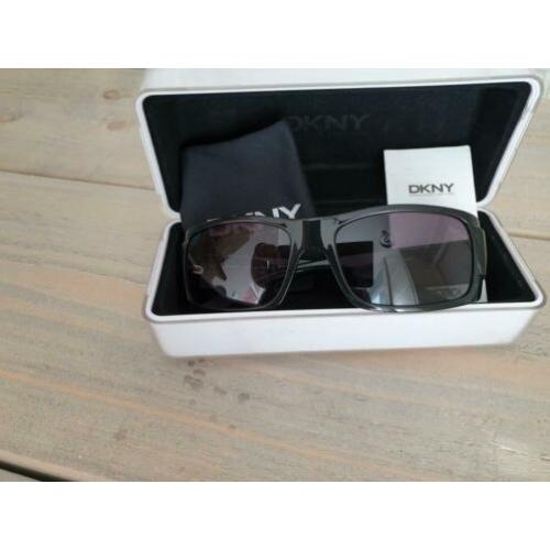DKNY zonnebril zwart