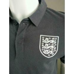 Umbro voetbal polo. Grijs. "England National Team" Maat M.