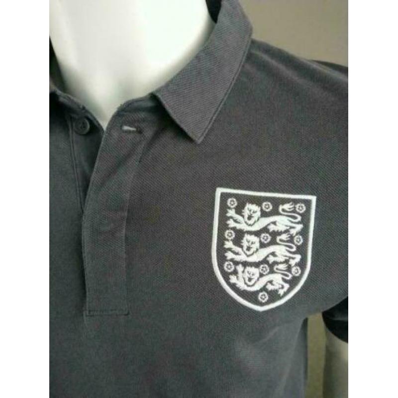 Umbro voetbal polo. Grijs. "England National Team" Maat M.