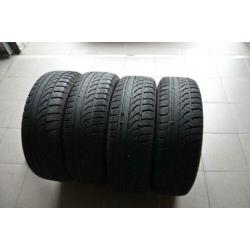 4 mooie 15 inch aluminium velgen met Dunlop winterbanden