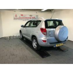 TOYOTA RAV4 2.0 5DR 4WD LINEA LUNA Sol