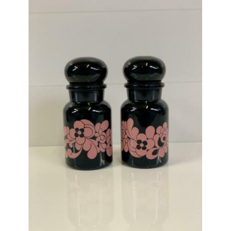 Vintage apothekersflessen / apothekerspotten zwart roze glas