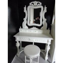 Antieke witte kaptafel/toillettafel met antieke kruk