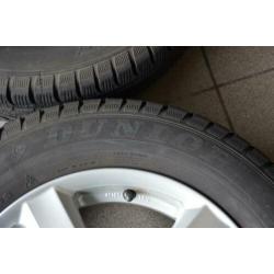 4 mooie 15 inch aluminium velgen met Dunlop winterbanden