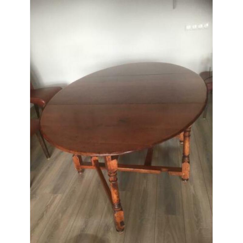 Antieke tafel ovaal rond hangoor inklapbaar