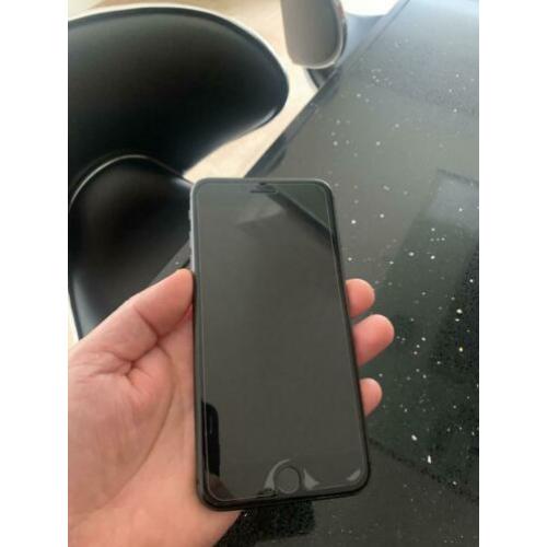 Iphone 8 plus Zo goed als nieuw met doos