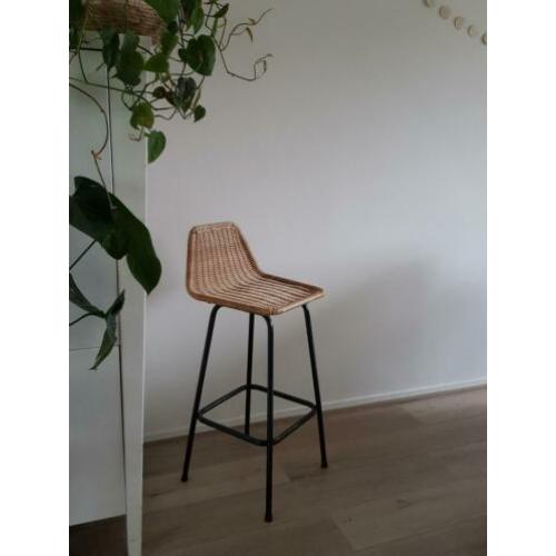 Gave industriële barkruk met rotan zitting