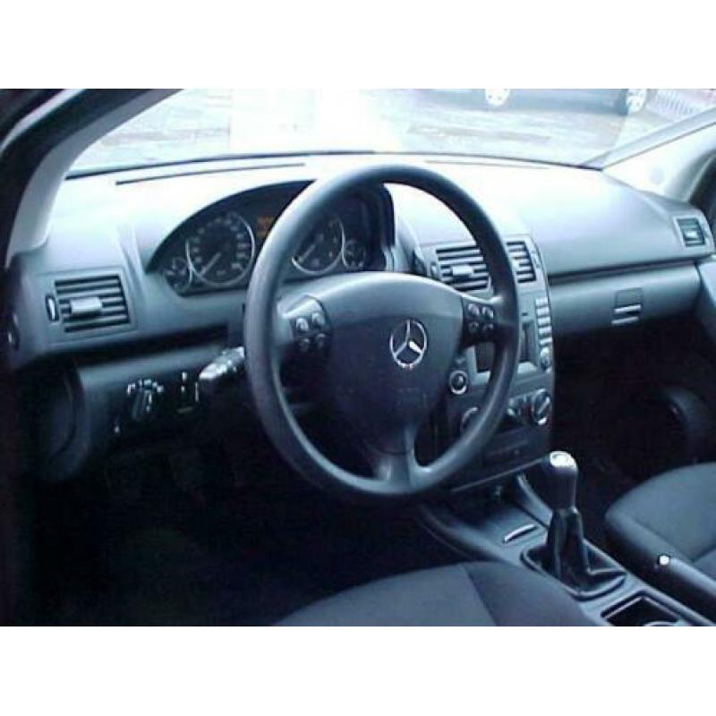 MERCEDES A-Klasse 1.5 A160 5DRS BlueEFFICIENCY AIRCO BJ2010