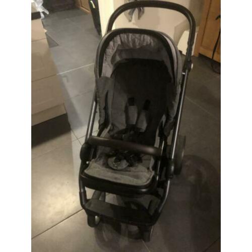 Mutsy evo z.g.a.n reiswieg + zitgedeelte+ parasol +maxi cosi