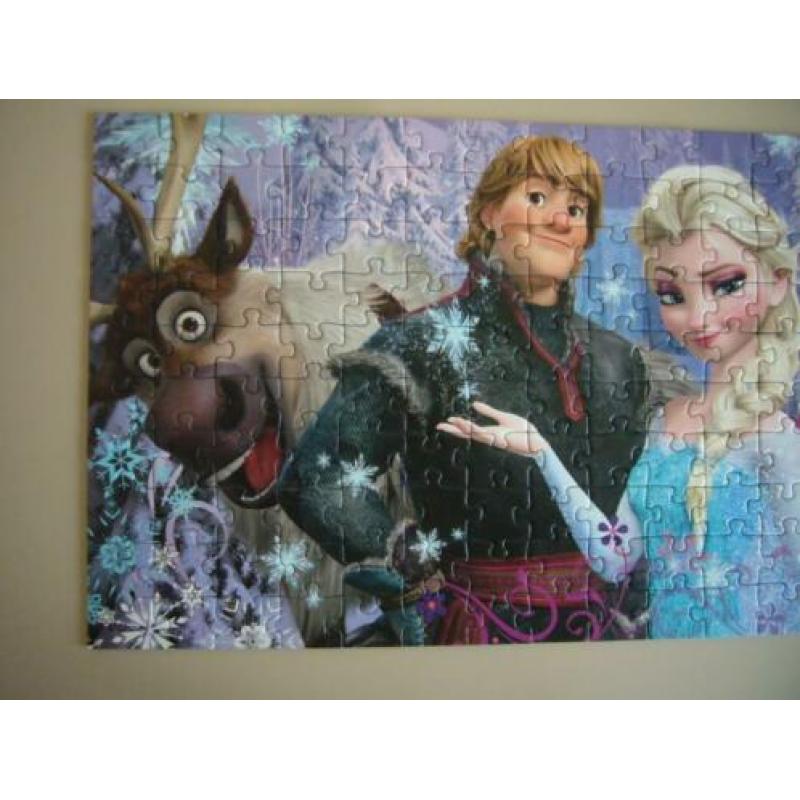 Frozen Arendelle in het eeuwige ijs panorama puzzel Disney
