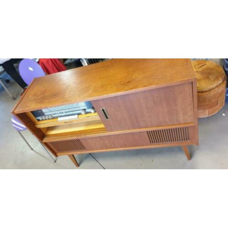 jaren 70 radio meubel. radio en pick up werken nog.