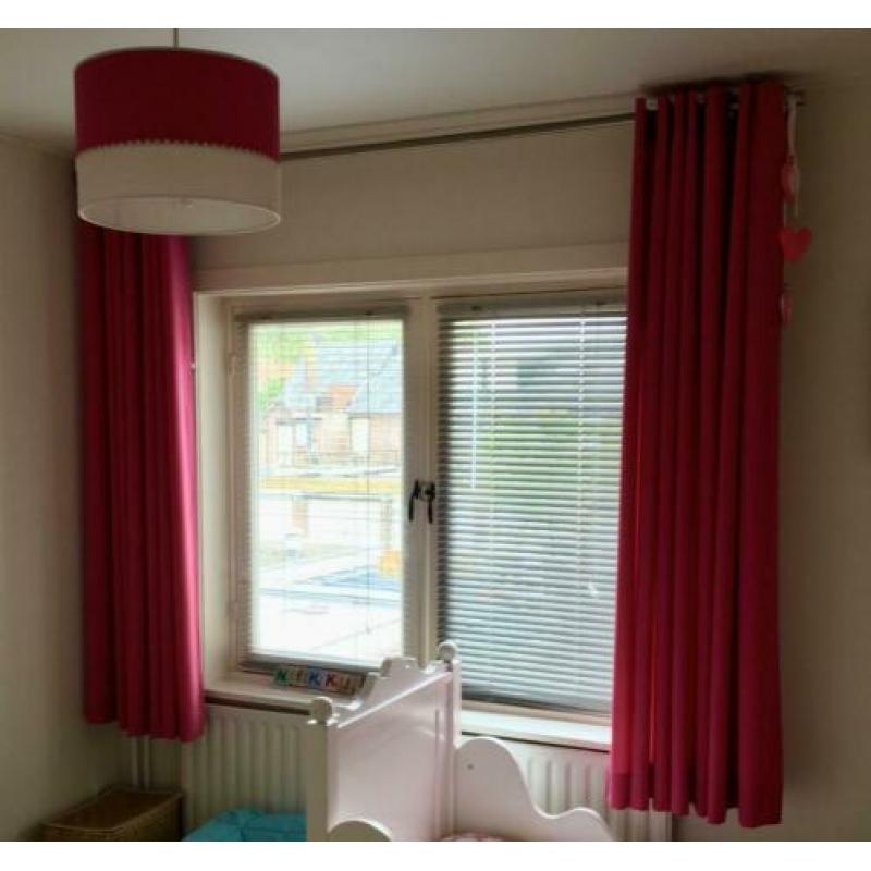 Roze gordijnen
