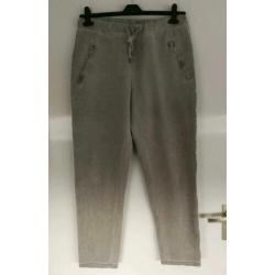 Nieuwe grijze broek maat XL