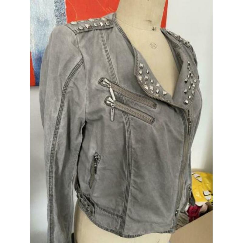 Stoer jasje van Airfield ZGAN grijs met studs. Maat 42