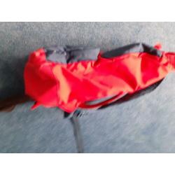 Sticktas / rugtas adidas donkerblauw met rood.