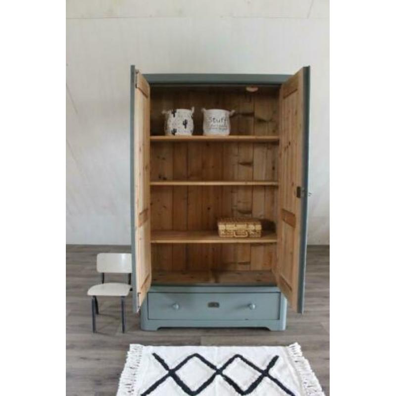 Prachtige antieke, brocante kast / massief hout /donkergroen