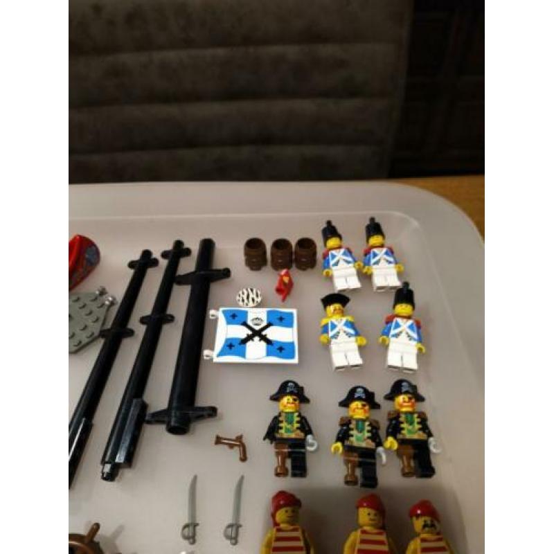 Lego Pirates - Piraten minifiguren en onderdelen