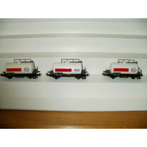 3 stuks marklin tankwagon van esso Ho no 4441.