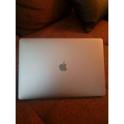 Macbook Pro 15'' Touchbar/ 2.9Ghz i7/16Gb/512Gb/Topstaat