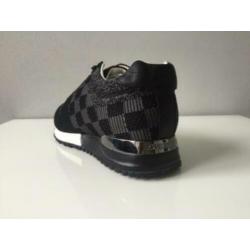 Originele Louis Vuitton Sneakers LV Zwart Suede Runners S